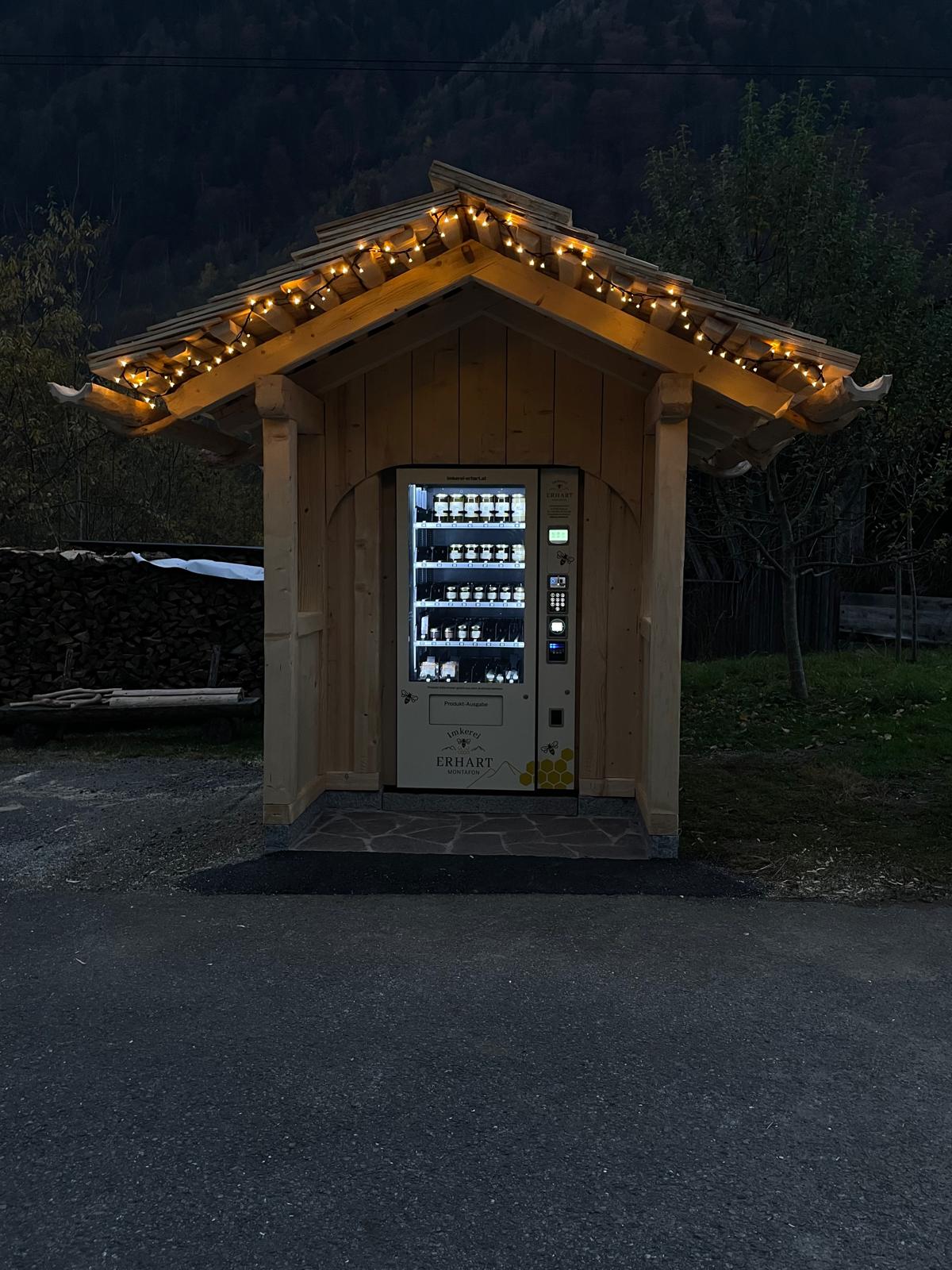 Imkerei-Erhart-Verkaufsautomat-Honig-Montafon-1